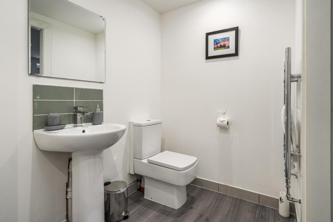 The Renfrew Residence 4-Bedroom, City Centre Glasgow Esterno foto