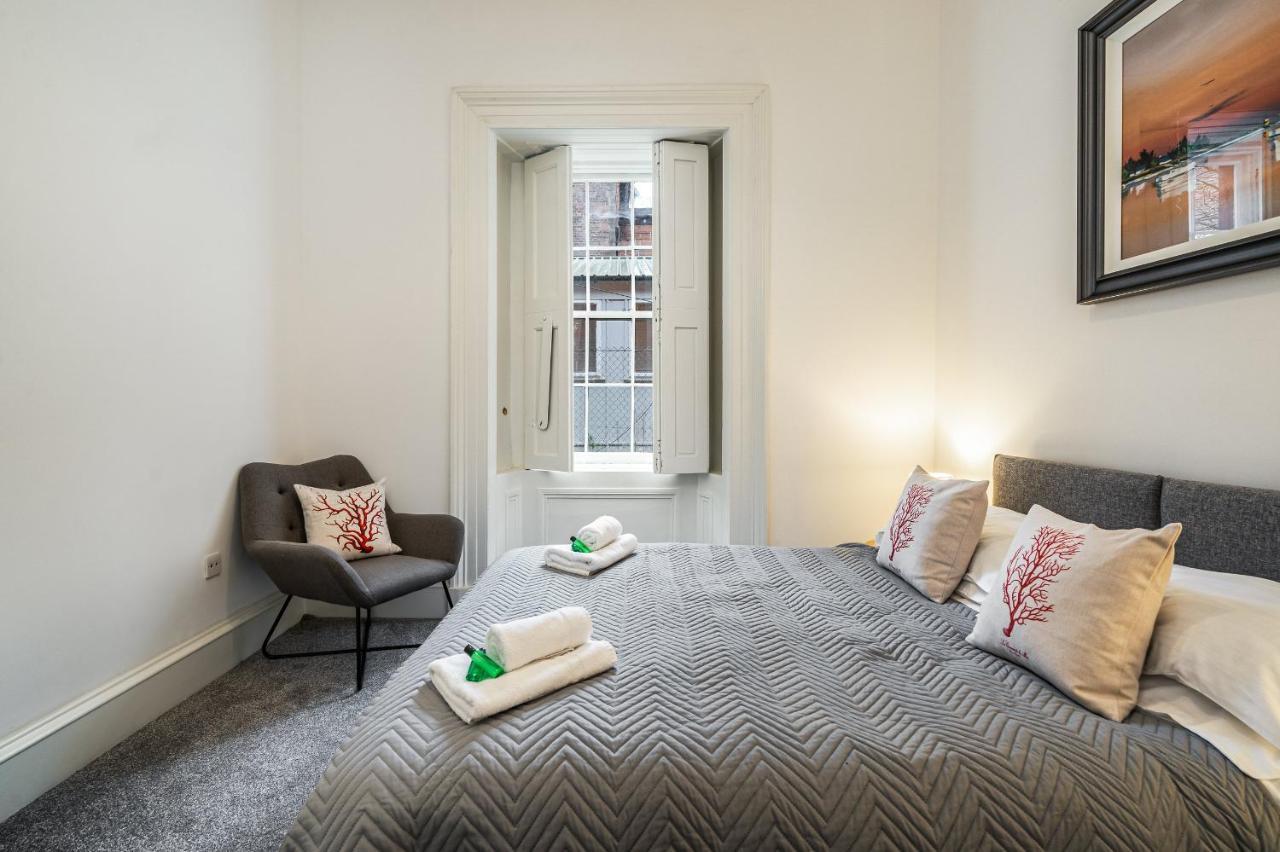 The Renfrew Residence 4-Bedroom, City Centre Glasgow Esterno foto